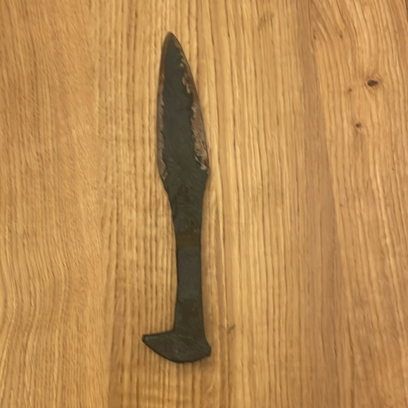 Hand forged knife made from a railway spike. - Picture 2 of 4